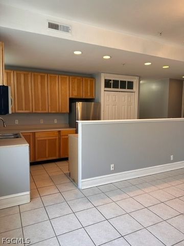 2310 First ST 402, Fort Myers, FL 33901