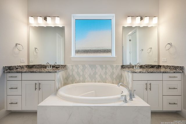 648 Vale Ct, New Braunfels, TX 78132