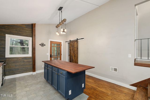 114 Whisper Wood Lane, Johnson City, TN 37601