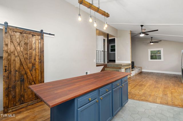 114 Whisper Wood Lane, Johnson City, TN 37601