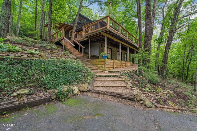 114 Whisper Wood Lane, Johnson City, TN 37601