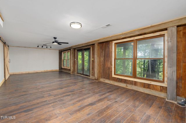 114 Whisper Wood Lane, Johnson City, TN 37601