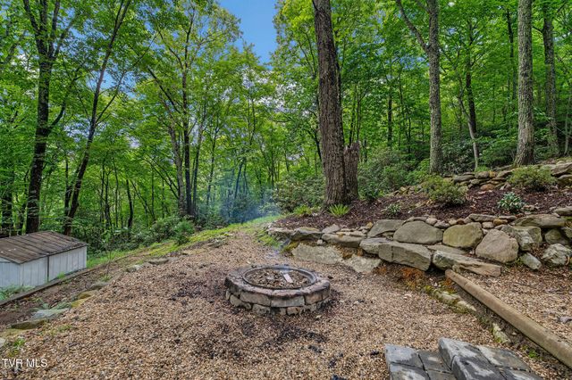 114 Whisper Wood Lane, Johnson City, TN 37601