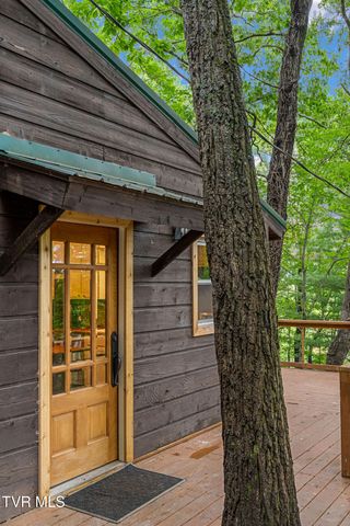 114 Whisper Wood Lane, Johnson City, TN 37601