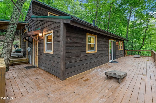 114 Whisper Wood Lane, Johnson City, TN 37601