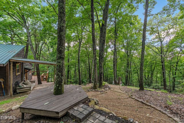 114 Whisper Wood Lane, Johnson City, TN 37601