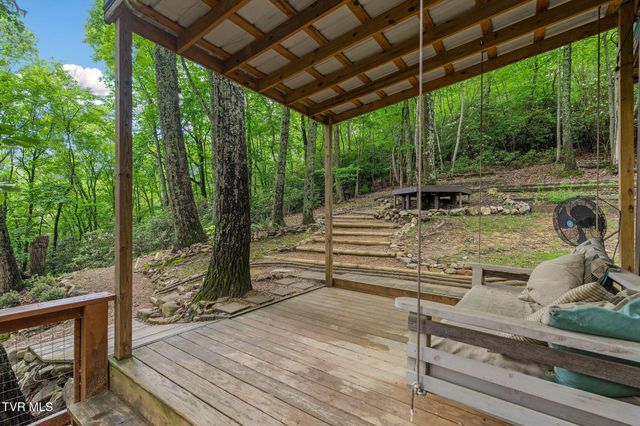114 Whisper Wood Lane, Johnson City, TN 37601