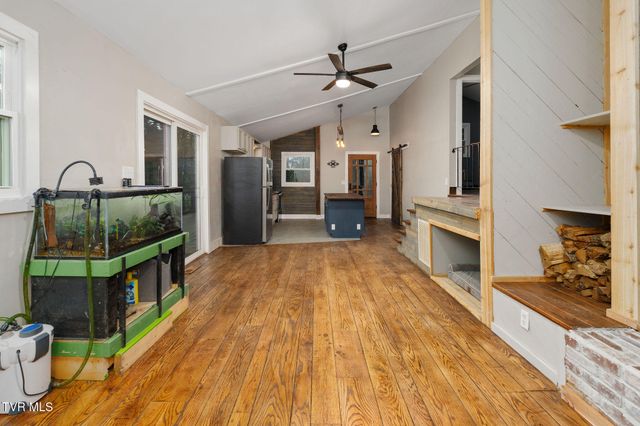 114 Whisper Wood Lane, Johnson City, TN 37601