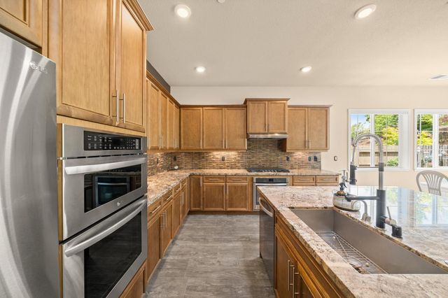 2305 Beamreach Ct, Lincoln, CA 95648