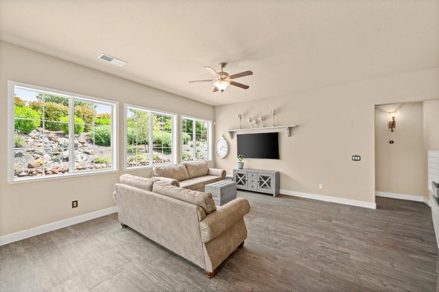 2305 Beamreach Ct, Lincoln, CA 95648