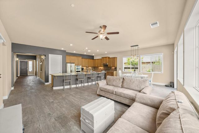 2305 Beamreach Ct, Lincoln, CA 95648