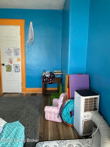 3638 River Park Dr, Louisville, KY 40211