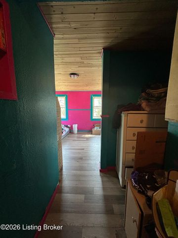 3638 River Park Dr, Louisville, KY 40211