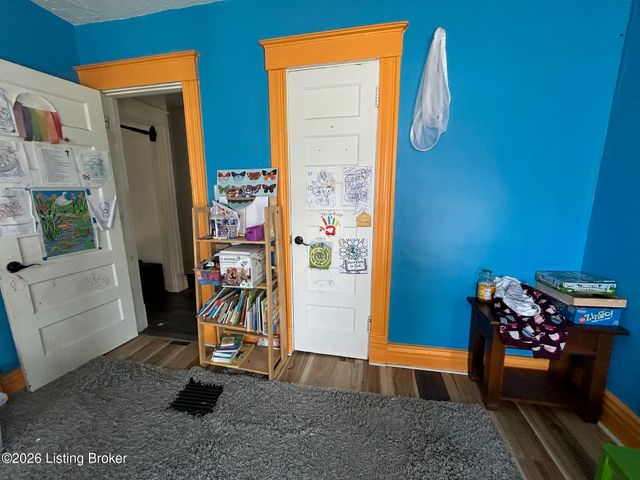 3638 River Park Dr, Louisville, KY 40211