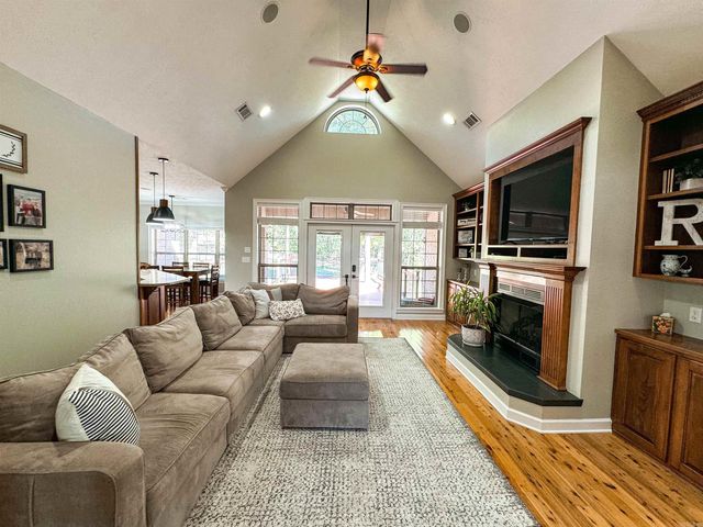 102 Gold Rush Drive, Searcy, AR 72143