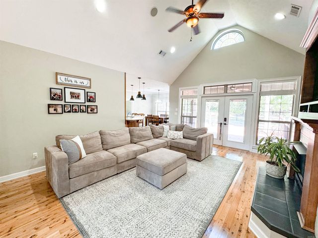 102 Gold Rush Drive, Searcy, AR 72143