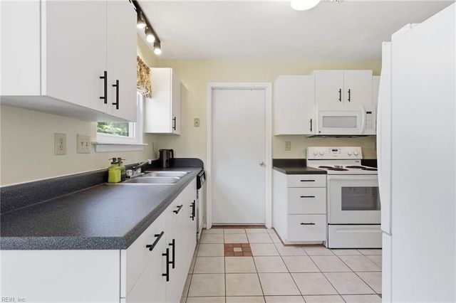 1346 Reedtown RD, Virginia Beach, VA 23455