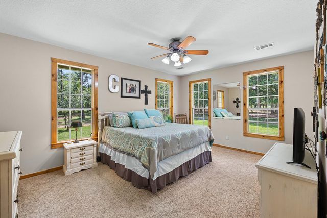 4986 Old Wagon Ln, Richards, TX 77873