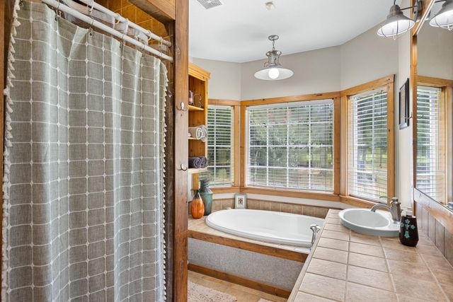 4986 Old Wagon Ln, Richards, TX 77873