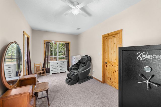 4986 Old Wagon Ln, Richards, TX 77873