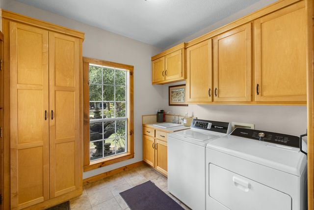 4986 Old Wagon Ln, Richards, TX 77873