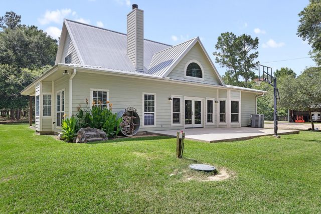 4986 Old Wagon Ln, Richards, TX 77873