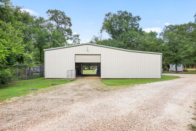 4986 Old Wagon Ln, Richards, TX 77873