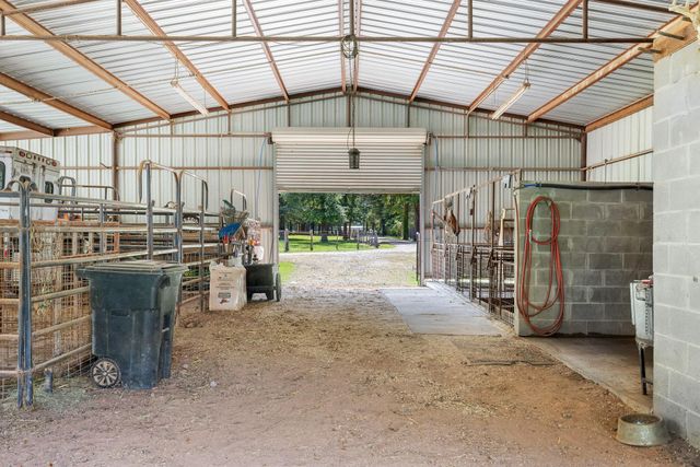 4986 Old Wagon Ln, Richards, TX 77873