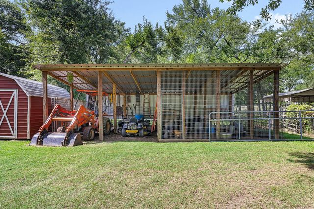 4986 Old Wagon Ln, Richards, TX 77873