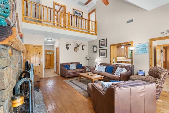 4986 Old Wagon Ln, Richards, TX 77873