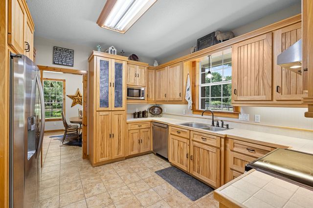 4986 Old Wagon Ln, Richards, TX 77873