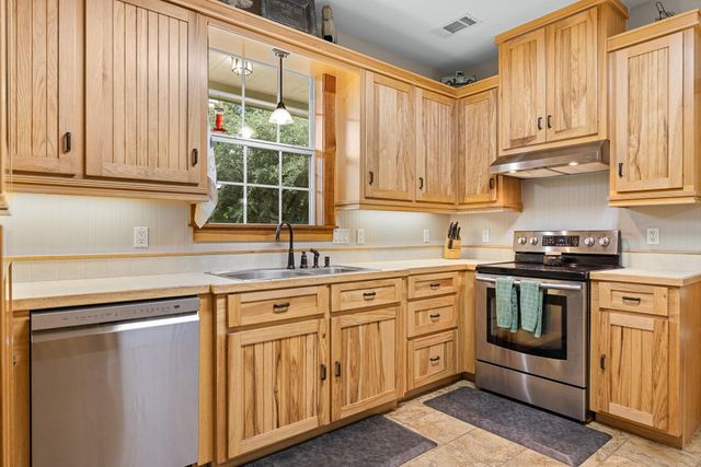4986 Old Wagon Ln, Richards, TX 77873