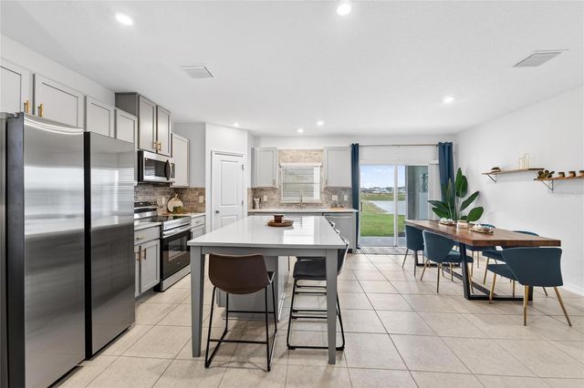 10718 IRONWOOD TREE WAY, San Antonio, FL 33576