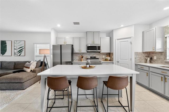 10718 IRONWOOD TREE WAY, San Antonio, FL 33576