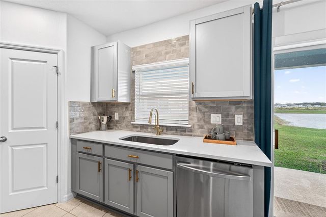 10718 IRONWOOD TREE WAY, San Antonio, FL 33576