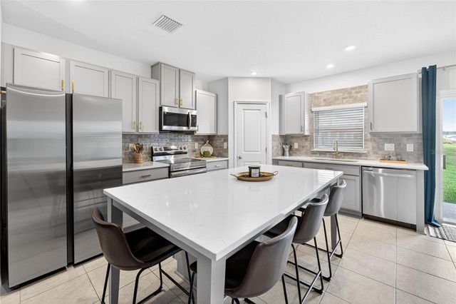 10718 IRONWOOD TREE WAY, San Antonio, FL 33576