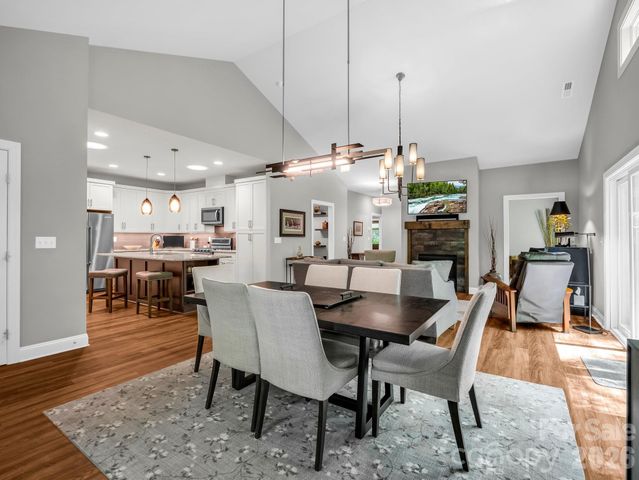 29 Stonehollow Lane, Brevard, NC 28712