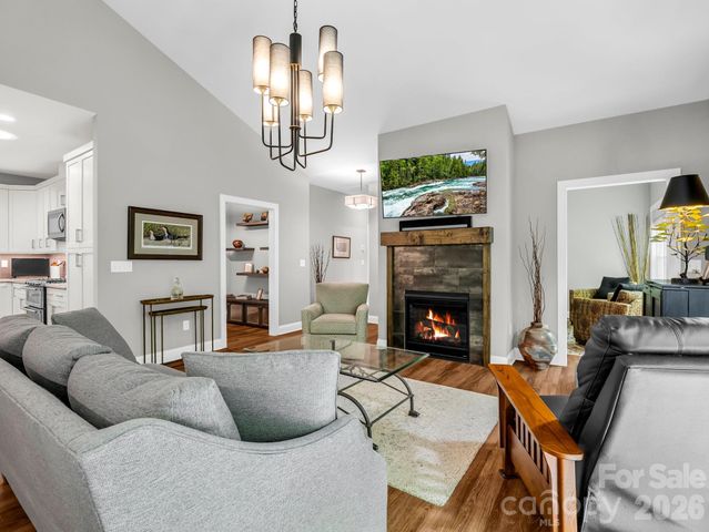 29 Stonehollow Lane, Brevard, NC 28712