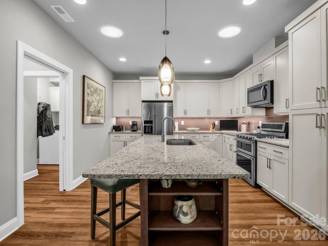 29 Stonehollow Lane, Brevard, NC 28712