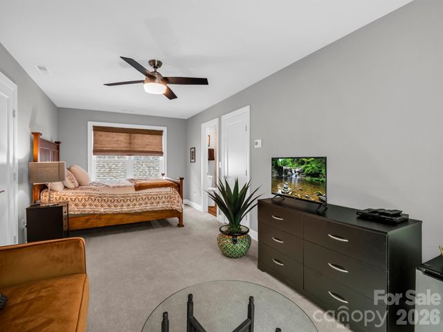 29 Stonehollow Lane, Brevard, NC 28712