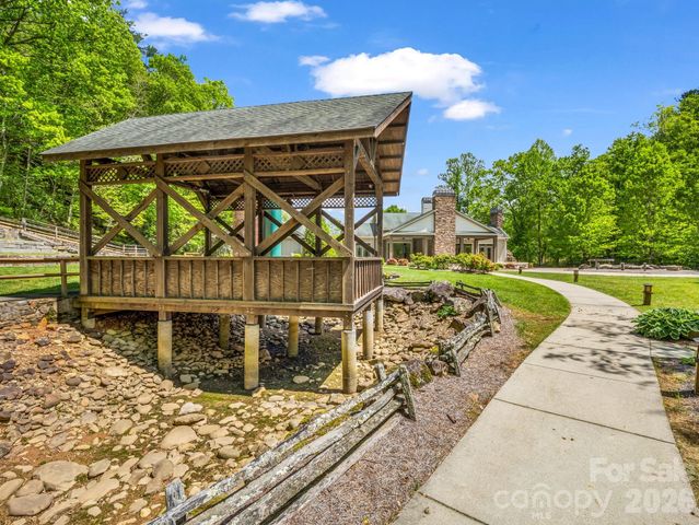 29 Stonehollow Lane, Brevard, NC 28712