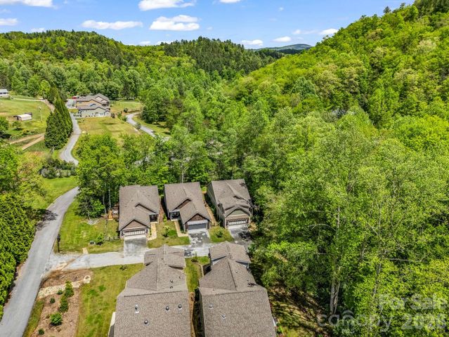 29 Stonehollow Lane, Brevard, NC 28712