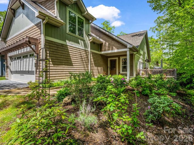 29 Stonehollow Lane, Brevard, NC 28712