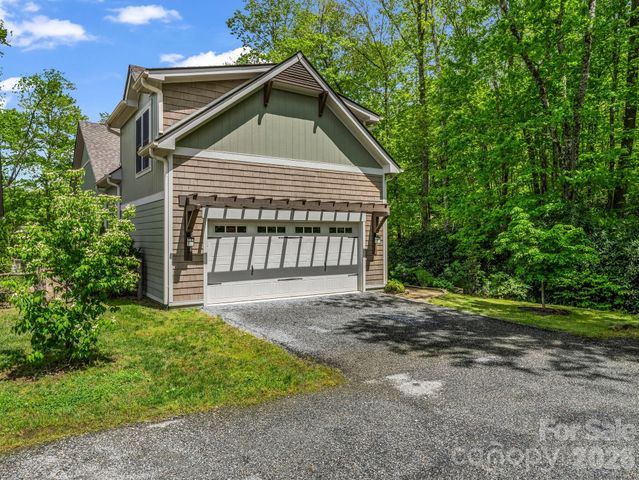 29 Stonehollow Lane, Brevard, NC 28712