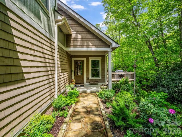 29 Stonehollow Lane, Brevard, NC 28712