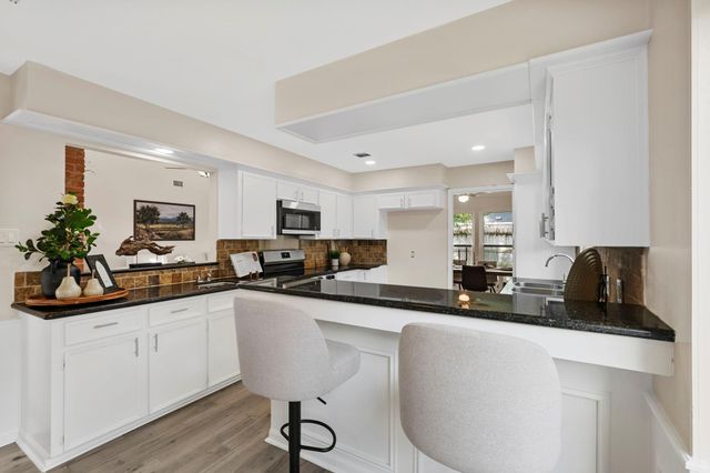 1718 S Kirkwood Road, Houston, TX 77077