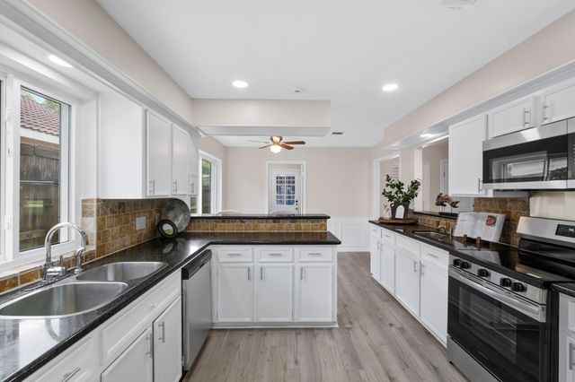 1718 S Kirkwood Road, Houston, TX 77077