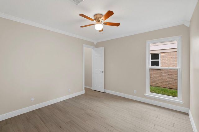 1718 S Kirkwood Road, Houston, TX 77077