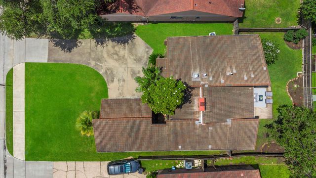 1718 S Kirkwood Road, Houston, TX 77077