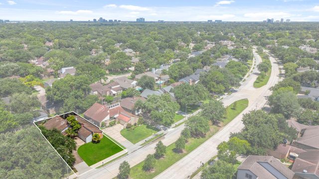 1718 S Kirkwood Road, Houston, TX 77077